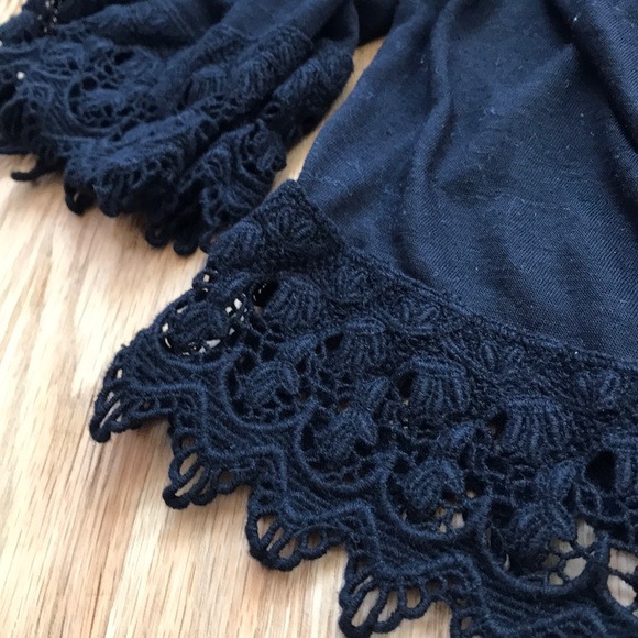 Off The Shoulder Cropped Top - Picture 4 of 5